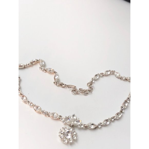 A Beautiful  Vintage Monet Rhinestone Necklace. - Picture 5 of 5
